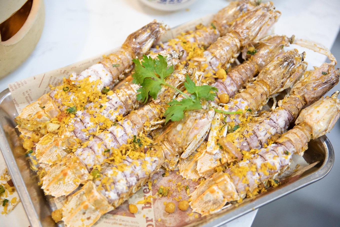 椒盐皮皮虾怎么吃 椒盐皮皮虾怎么吃