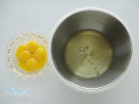 万圣节蜘蛛杯子蛋糕的做法步骤2