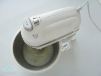 万圣节蜘蛛杯子蛋糕的做法步骤3