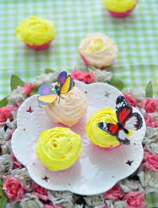 奶油玫瑰小蛋糕的制作方法       菜谱宝