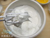 蜘蛛巧克力戚风蛋糕的做法步骤2