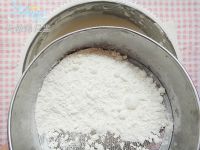 安安杯子蛋糕的做法步骤4