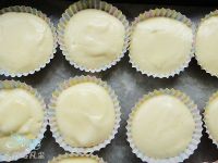 安安杯子蛋糕的做法步骤8