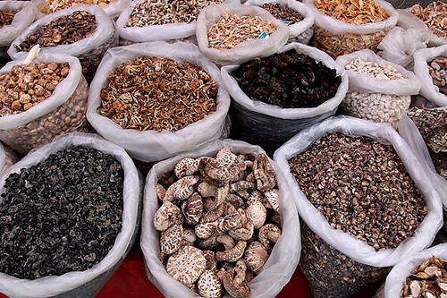 常见干货的选购技巧         菜谱宝