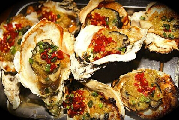 烤箱版烤生蚝的做法与生蚝选购小技巧 菜谱宝