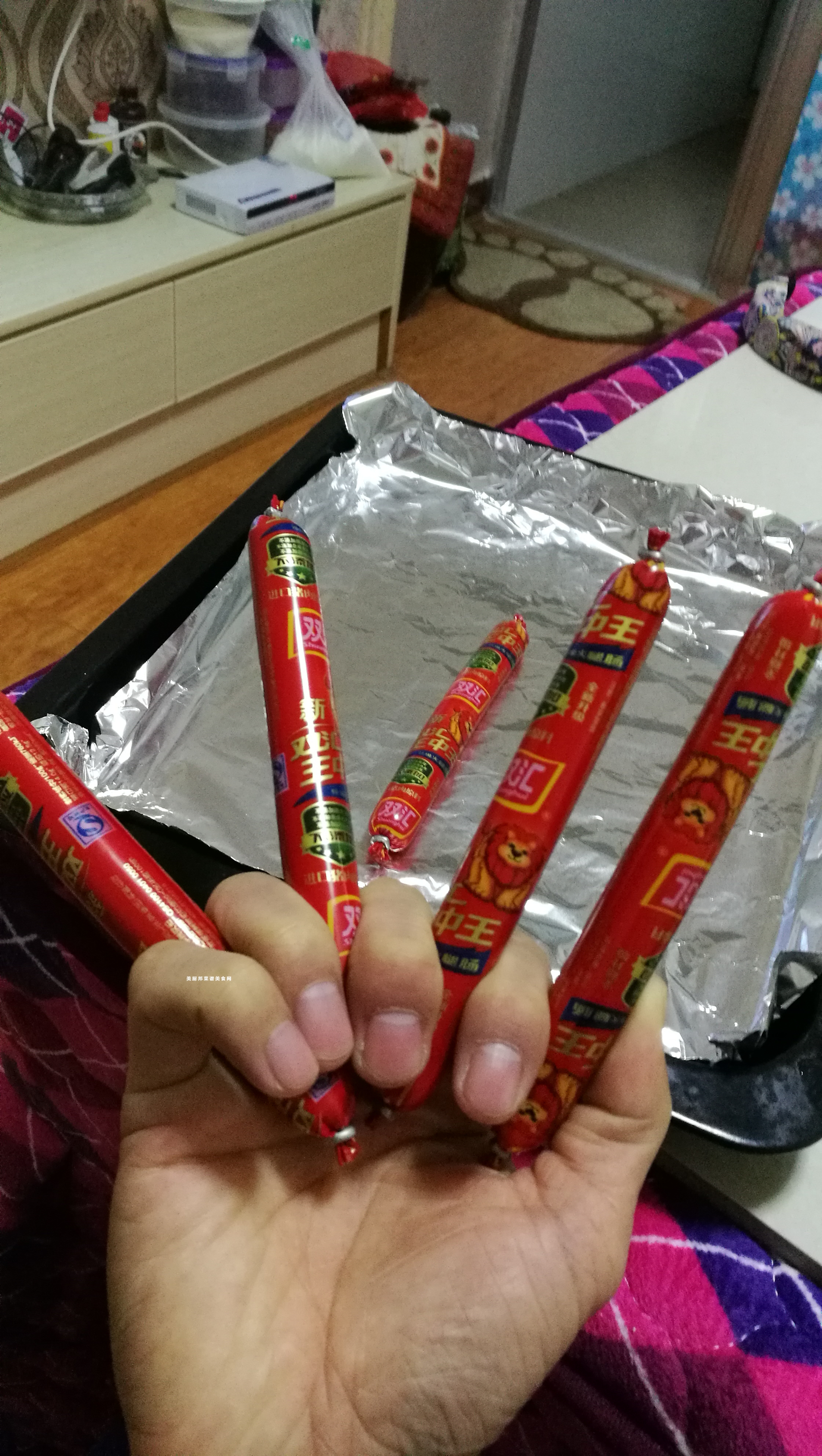 火腿肠烤箱版的做法 步骤1