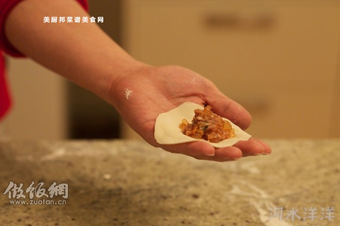 当心烫嘴-小笼包来了!