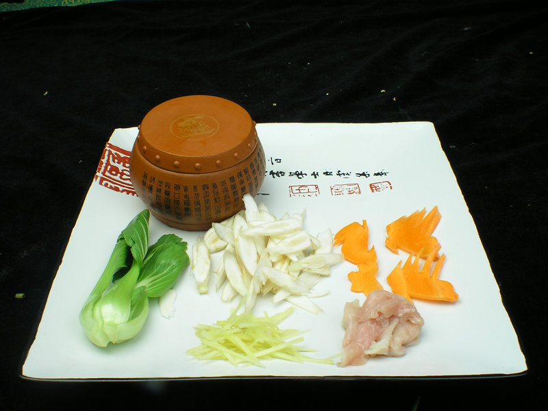 新疆天山雪莲_新疆天山雪莲图片