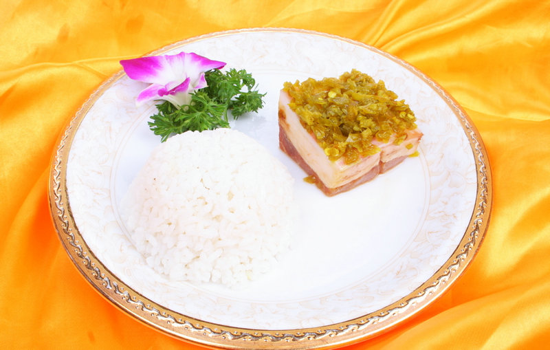 厨房小炒菜(厨房炒菜门开着客厅开空调有影响)