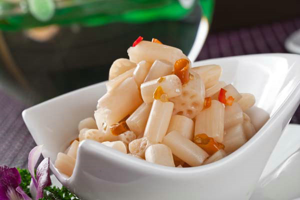 凉拌牛肉怎么煮才鲜嫩(凉拌新鲜牛肉怎么弄比较嫩)