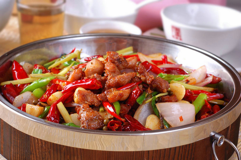 做干锅牛肉的做法大全图解(家常干锅牛肉的做法大全图解)