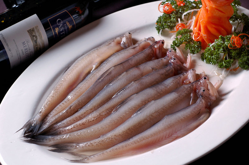 纸杯蛋糕红提装饰 红纸杯蛋糕的做法