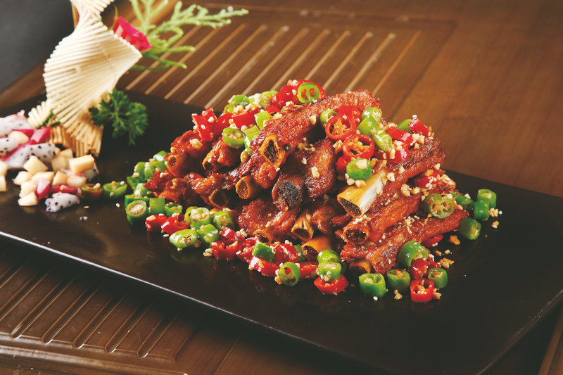 最简单的牛肉拉面做法视频(怎样做牛肉拉面视频)