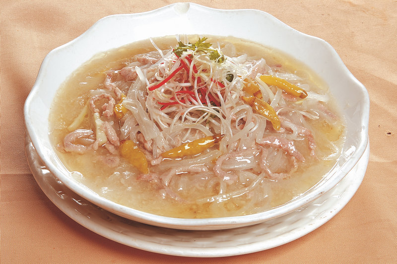 熊双层蛋糕 熊形状的蛋糕