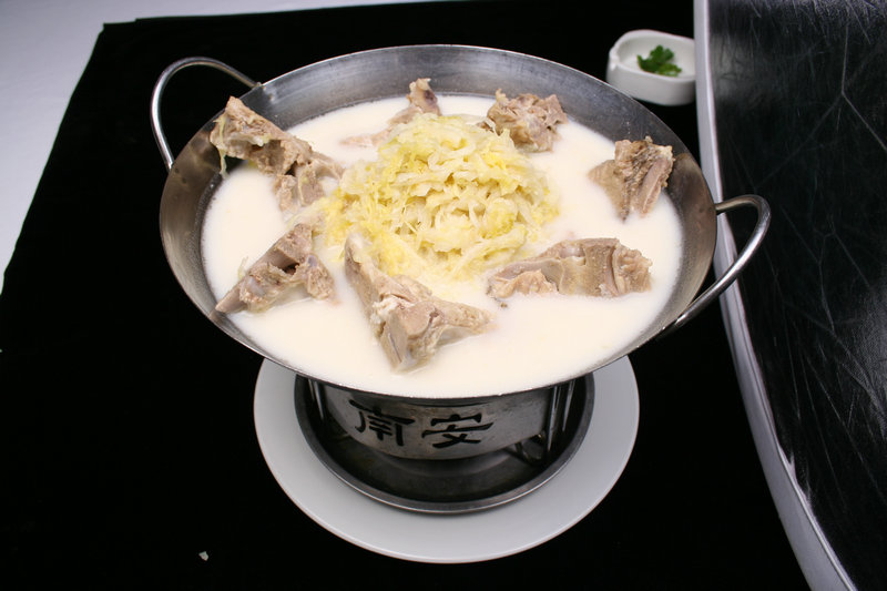 牛肉炒圆葱的做法视频(圆葱炒牛肉片怎么炒好吃又嫩)